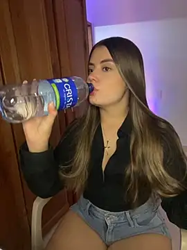 Snapshot of Miss_valeriaa chatting on October 16, 2:40 pm Miss valeriaa online show from October 16, 2:40 pm