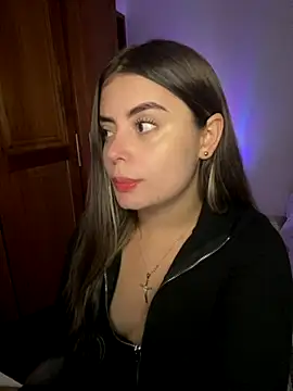 Snapshot of Miss_valeriaa chatting on November 18, 11:15 pm Miss valeriaa online show from November 18, 11:15 pm