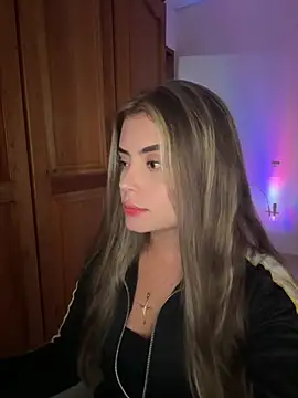 Snapshot of Miss_valeriaa chatting on November 27, 8:44 pm Miss valeriaa online show from November 27, 8:44 pm