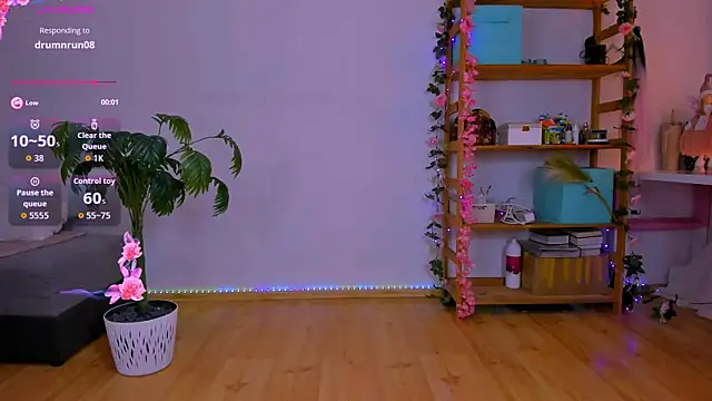 Snapshot of Teylor_Fly chatting on October 20, 6:36 am Teylor Fly online show from October 20, 6:36 am