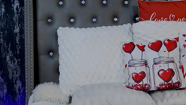 IsabelleEthan online show from February 6, 9:00 am