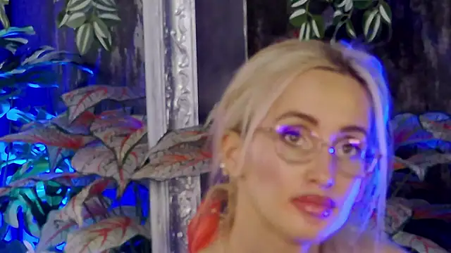 IsabelleEthan online show from February 24, 9:10 am