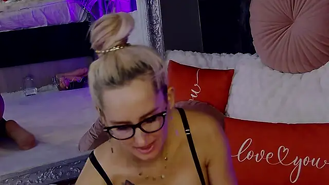 IsabelleEthan online show from October 7, 1:14 am