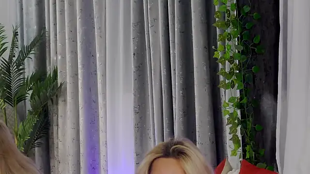 IsabelleEthan online show from November 5, 1:16 am