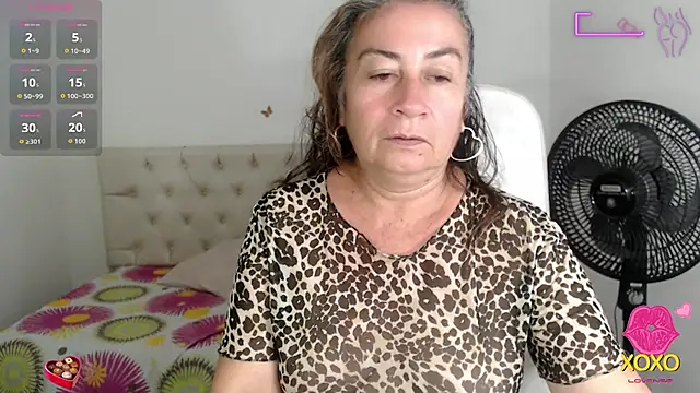 Snapshot of stepmother_105 chatting on September 13, 6:08 pm stepmother 105 online show from September 13, 6:08 pm