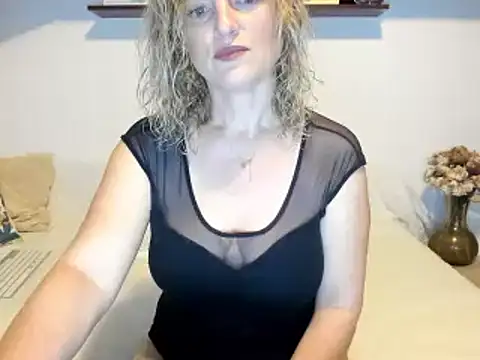 Jadore able online show from December 13, 2:43 am