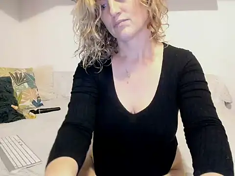 Jadore able online show from February 8, 5:51 am