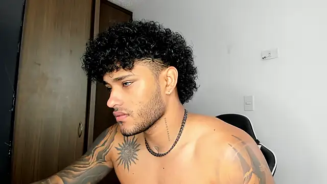 Snapshot of Alessandro_Vanni chatting on December 10, 12:38 pm Alessandro Vanni online show from December 10, 12:38 pm