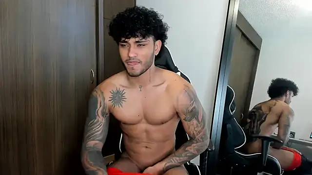 Snapshot of Alessandro_Vanni chatting on December 21, 1:42 pm Alessandro Vanni online show from December 21, 1:42 pm