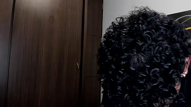 Snapshot of Alessandro_Vanni chatting on March 18, 1:32 am Alessandro Vanni online show from March 18, 1:32 am