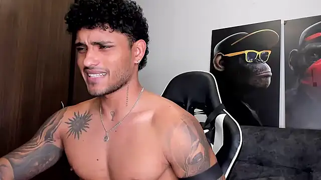 Snapshot of Alessandro_Vanni chatting on March 18, 4:37 am Alessandro Vanni online show from March 18, 4:37 am