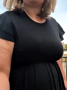 Canadian BBW online show from October 3, 8:50 pm