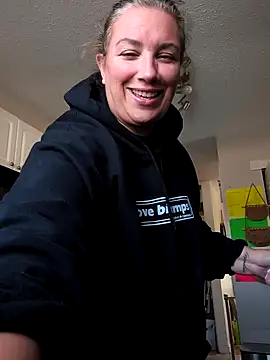 Canadian BBW online show from October 8, 7:00 pm