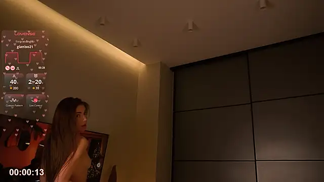 Snapshot of _Miss_Johansson_ chatting on December 23, 9:18 pm Miss Johansson online show from December 23, 9:18 pm