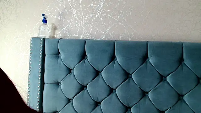 Snapshot of Imannejulienne chatting on November 6, 1:17 am Imannejulienne online show from November 6, 1:17 am