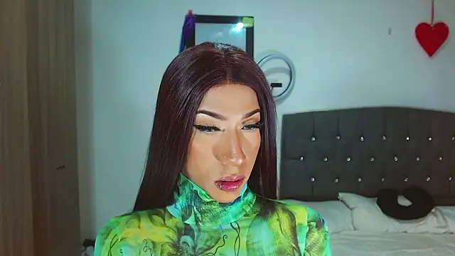 Kenisha Sweet online show from October 10, 8:52 pm