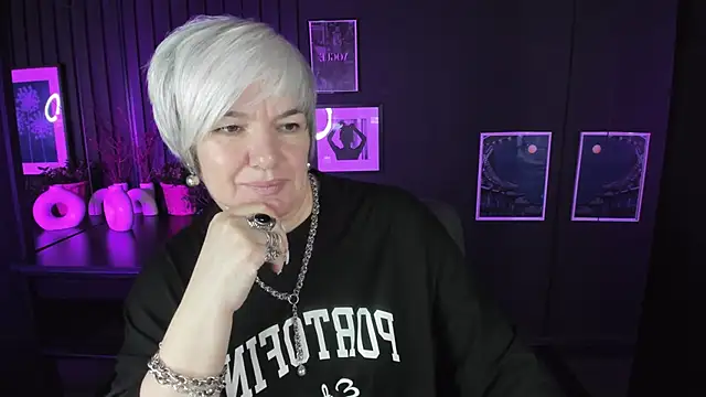 CarmenSoft online show from November 7, 8:31 pm