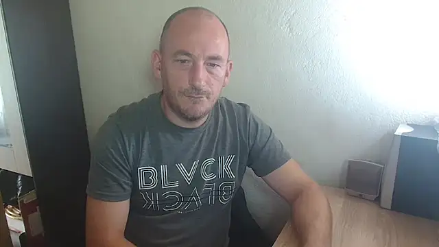 Johan   Barker online show from September 30, 10:42 am