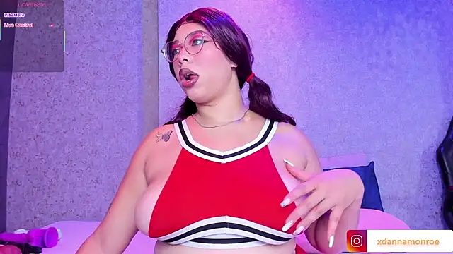 Snapshot of DanniaMonroee chatting on October 9, 11:41 am DanniaMonroee online show from October 9, 11:41 am