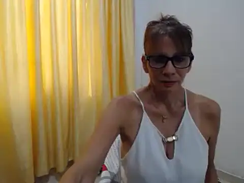 Snapshot of mommysexy16 chatting on March 19, 9:27 pm mommysexy16 online show from March 19, 9:27 pm