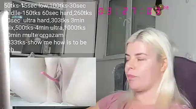 queenofthenighttt online show from December 6, 2:28 pm