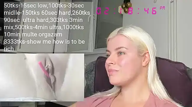 queenofthenighttt online show from December 25, 1:19 pm