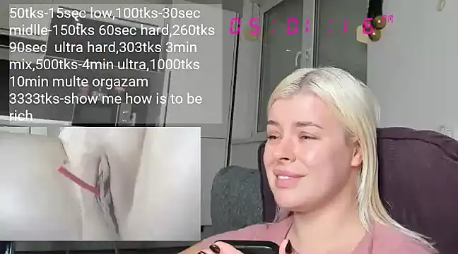 queenofthenighttt online show from December 28, 4:41 pm