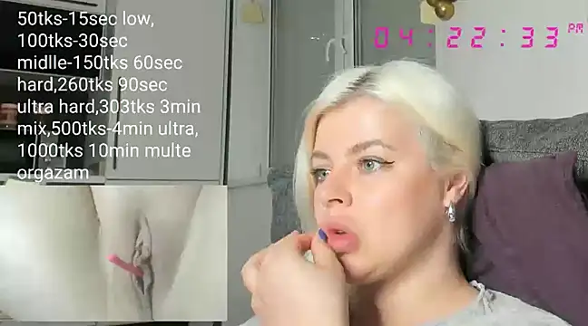 queenofthenighttt online show from March 21, 3:24 pm