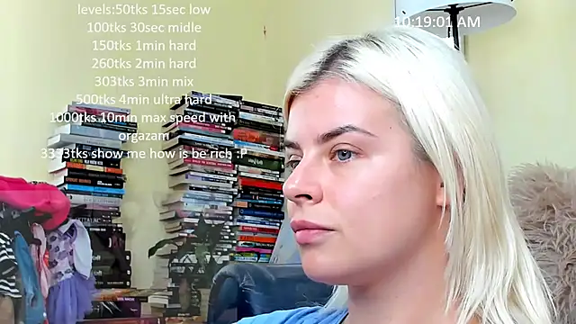 queenofthenighttt online show from November 19, 9:20 am