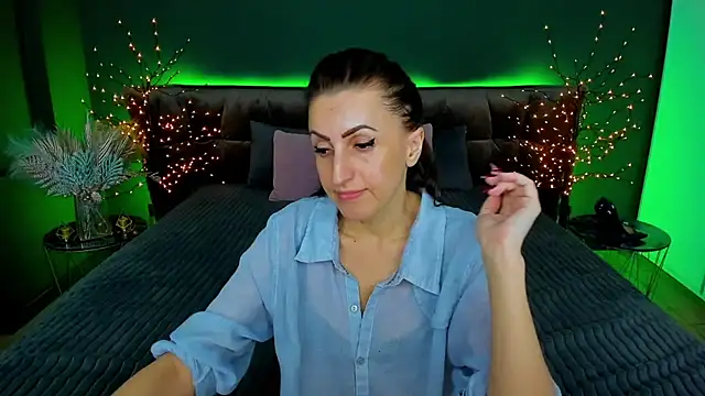 Rebecca Diamond online show from January 30, 3:19 pm