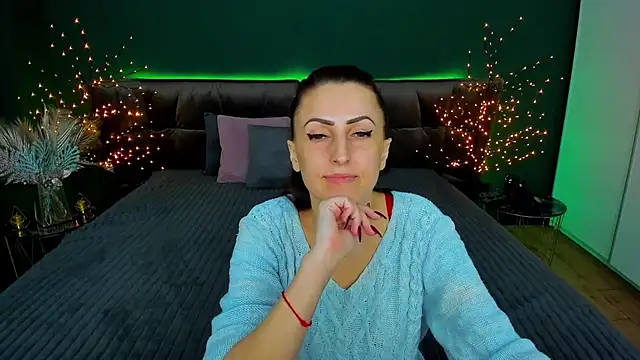 Rebecca Diamond online show from February 2, 9:40 am