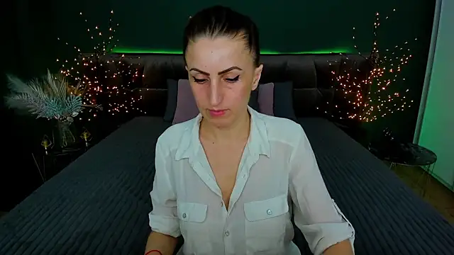 Rebecca Diamond online show from February 3, 3:59 pm