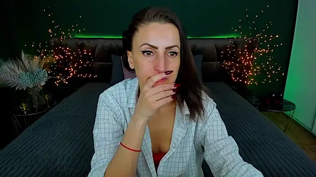 Rebecca Diamond online show from February 12, 12:55 pm