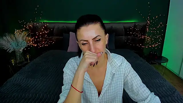 Rebecca Diamond online show from March 5, 3:29 pm