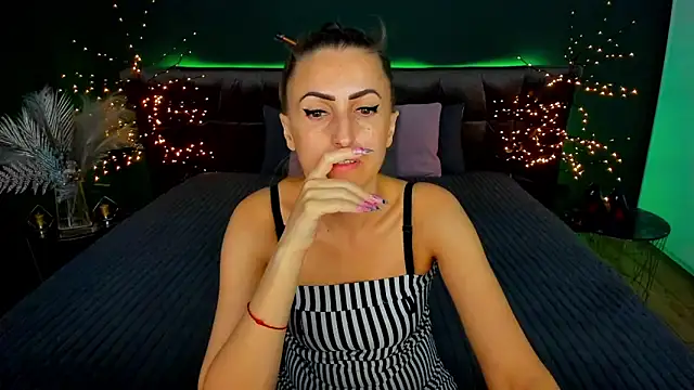 Rebecca Diamond online show from September 16, 5:41 am