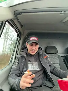 Snapshot of MvM58955050 chatting on December 18, 8:42 am MvM58955050 online show from December 18, 8:42 am