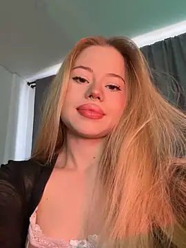 curchez  online show from January 29, 7:32 pm