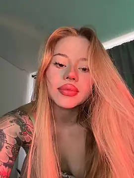 curchez  online show from February 3, 8:35 pm