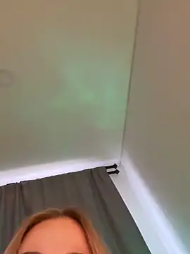 curchez  online show from February 17, 8:26 pm