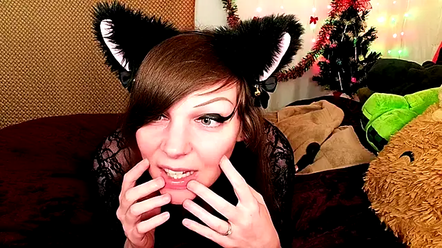 GamerGirlRoxyAndLee online show from December 29, 4:16 am