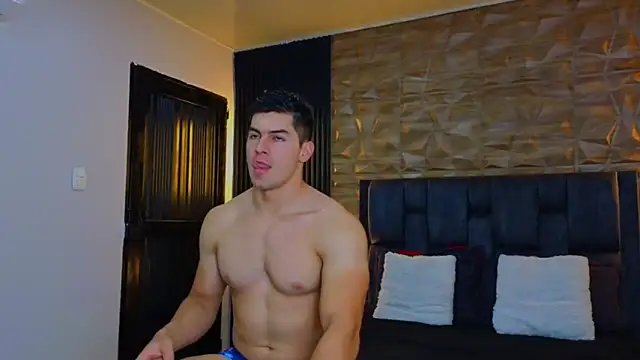 Snapshot of FelipeAndMarcello3 chatting on February 13, 7:42 pm FelipeAndMarcello3 online show from February 13, 7:42 pm