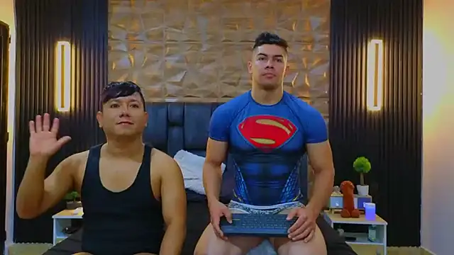 Snapshot of FelipeAndMarcello3 chatting on February 17, 2:37 pm FelipeAndMarcello3 online show from February 17, 2:37 pm