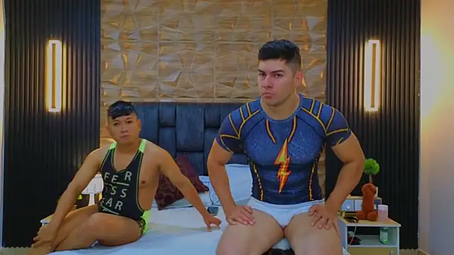 Snapshot of FelipeAndMarcello3 chatting on February 24, 2:37 pm FelipeAndMarcello3 online show from February 24, 2:37 pm