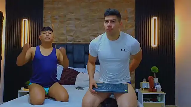 Snapshot of FelipeAndMarcello3 chatting on February 27, 2:32 pm FelipeAndMarcello3 online show from February 27, 2:32 pm