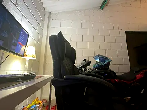 Max TheHorseDick online show from September 16, 3:51 am