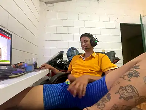 Max TheHorseDick online show from October 21, 12:11 am