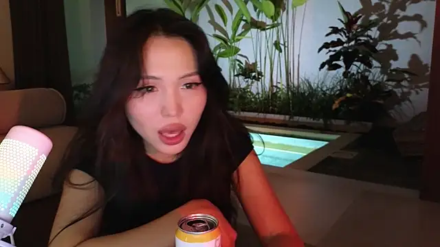 Snapshot of TammiLou chatting on March 14, 1:57 pm TammiLou online show from March 14, 1:57 pm