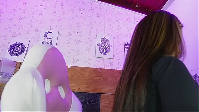 mssburbuja online show from March 14, 3:15 am