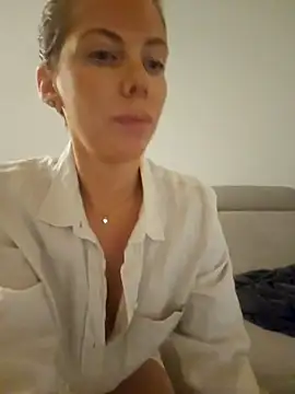 novaforyou1 online show from October 21, 5:46 pm