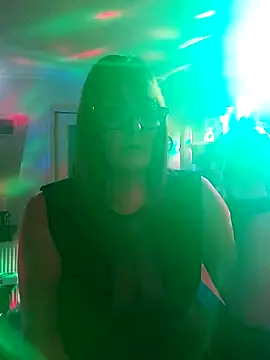 Snapshot of COUPLE4VOYEUR01 chatting on February 15, 8:33 pm COUPLE4VOYEUR01 online show from February 15, 8:33 pm